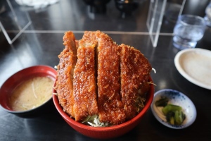 信州名物のソースかつ丼